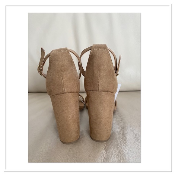 Merona Women’s Lulu Block Heel Pumps, Taupe/Tan - Picture 3 of 5